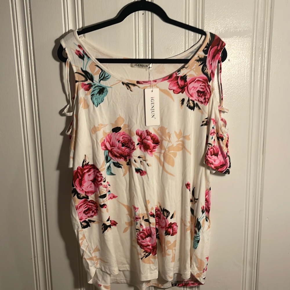 White with floral cold shoulder blouse 2XL with tags